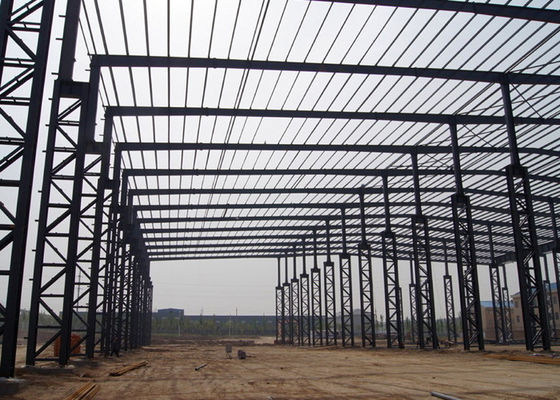 Rangka Portal Bentang Besar Struktur Baja Prefabrikasi Solusi Konstruksi Pabrik